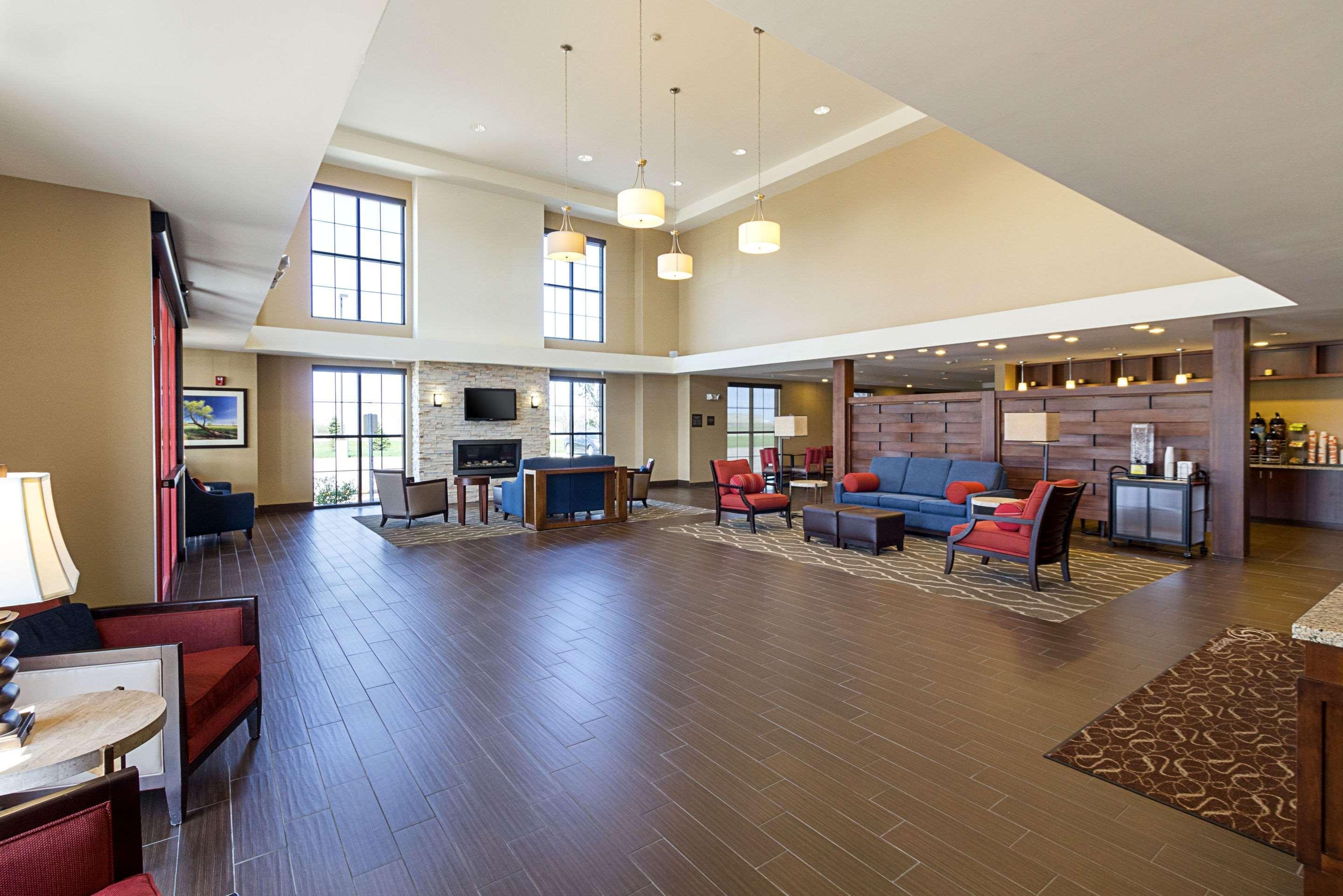 Comfort Suites & Conference Center Worthington Eksteriør bilde