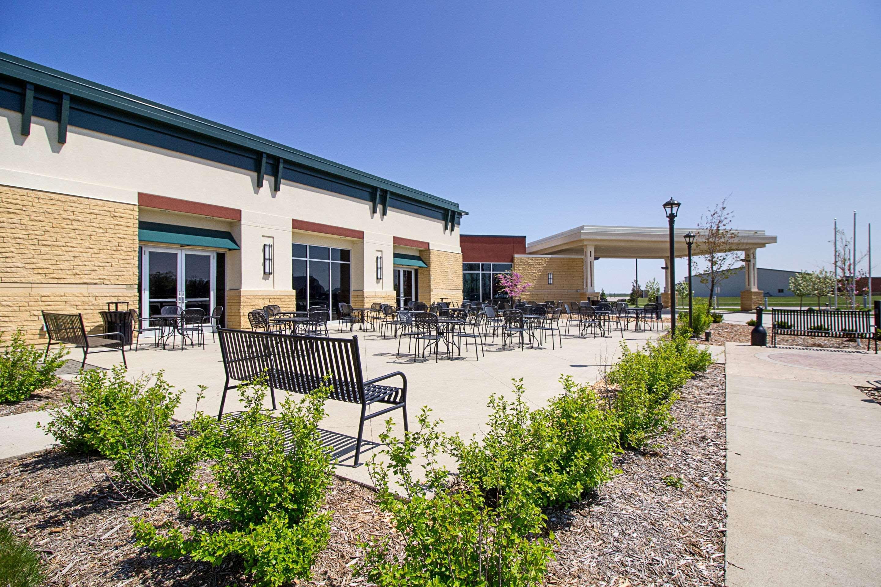 Comfort Suites & Conference Center Worthington Eksteriør bilde